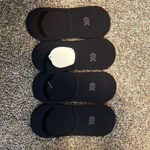 All in motion no show socks - new! 4 pairs